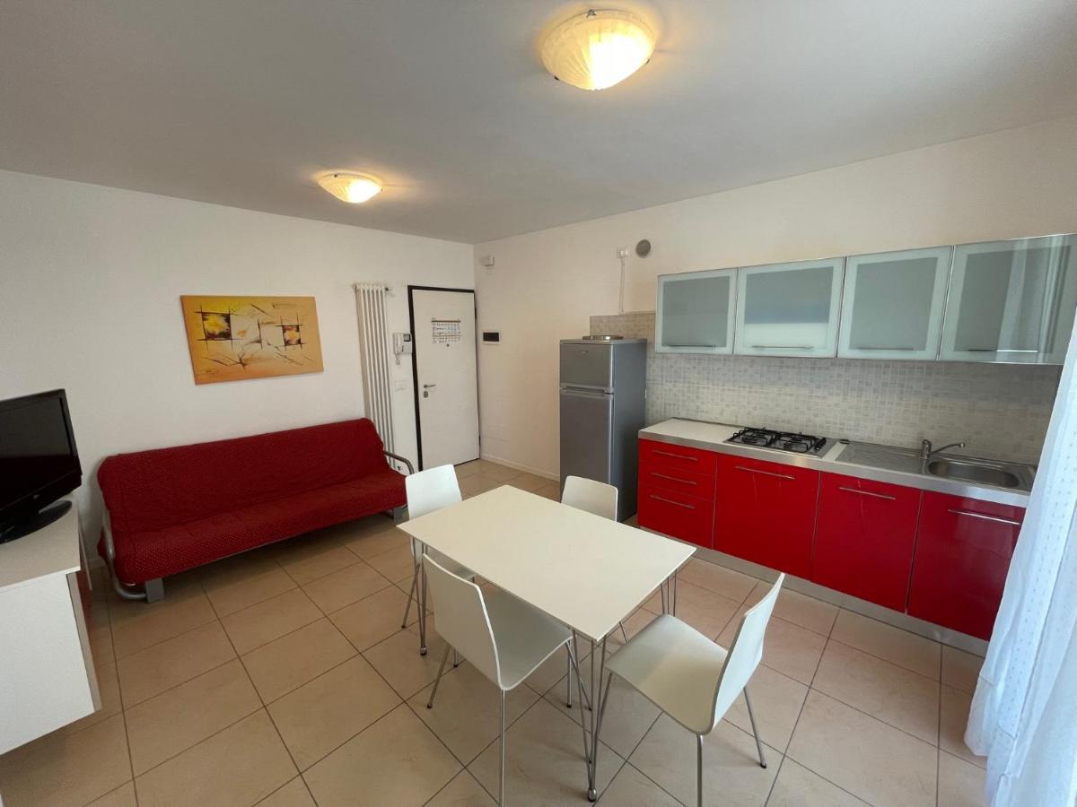 Residence Al Mare - Agenzia Cocal Каорле Екстер'єр фото