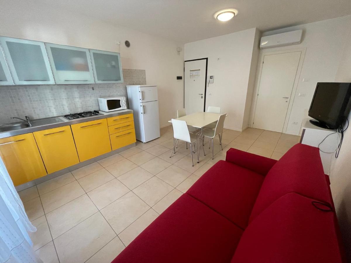 Residence Al Mare - Agenzia Cocal Каорле Екстер'єр фото