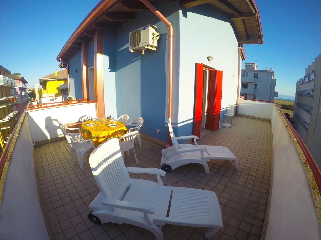 Residence Al Mare - Agenzia Cocal Каорле Номер фото