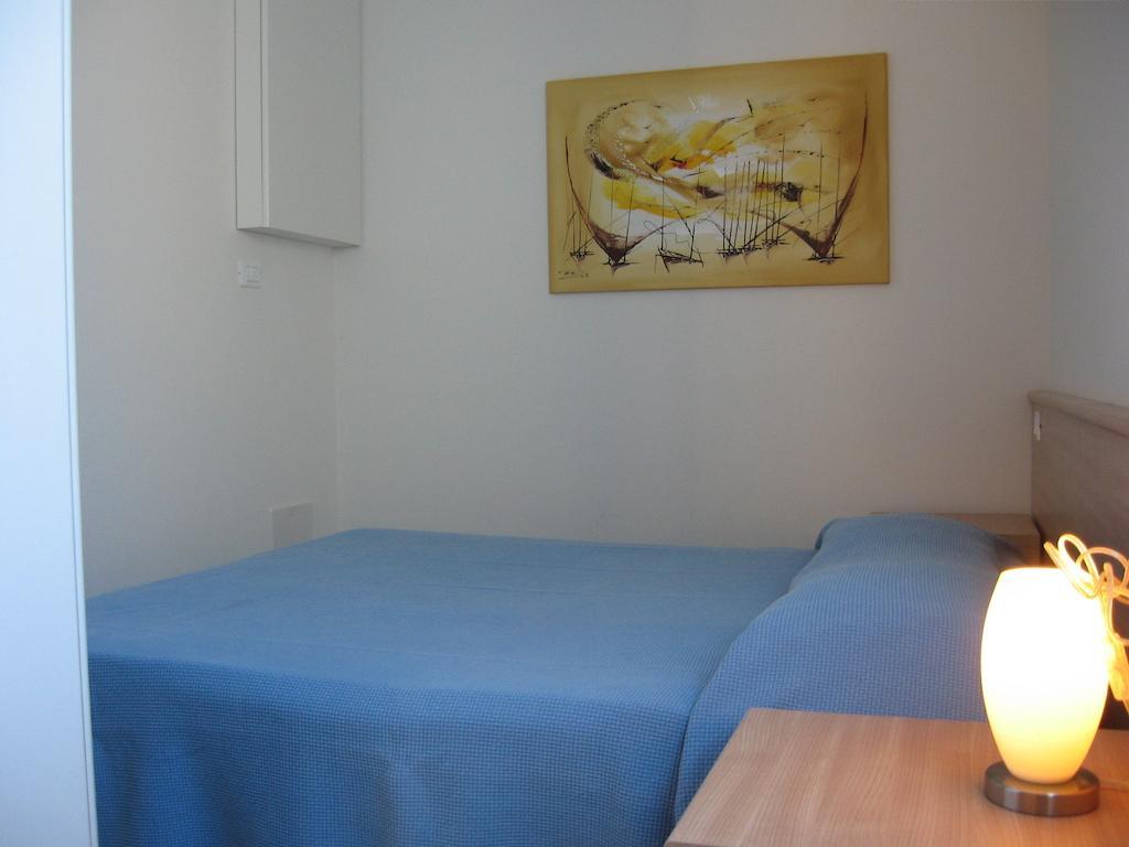 Residence Al Mare - Agenzia Cocal Каорле Номер фото